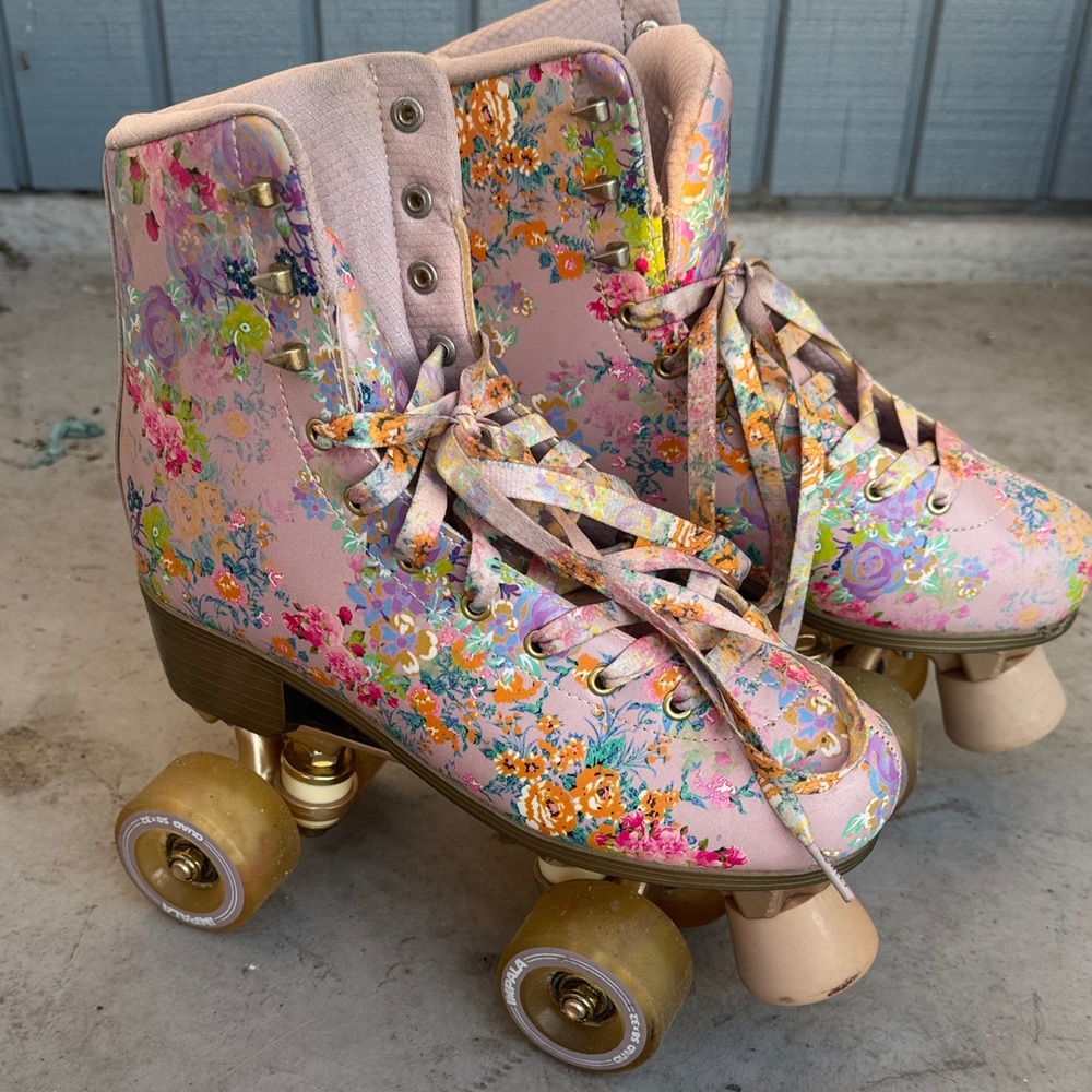 Floral Roller Skates for Women- WORN ONCE! - Picture 4 of 5